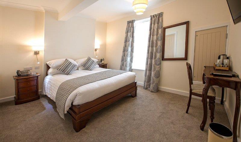 The Bishops Table Hotel Farnham  Eksteriør bilde